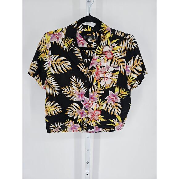 Volcom womens Sz S Short Sleeve Cropped Button Up Hawaiian Shirt Black Floral - Picture 1 of 3